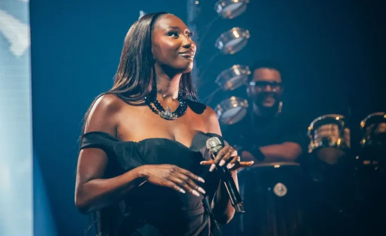 L&rsquo;Impact de l&rsquo;Album &lsquo;Petal&rsquo; d&rsquo;Ariana Grande