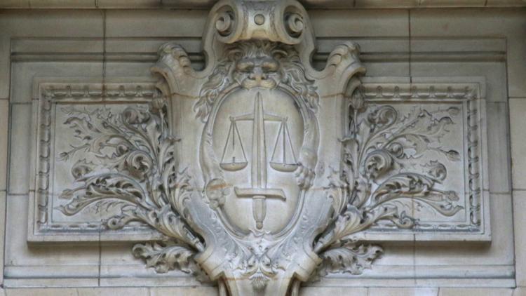 Un prêtre de 81 ans mis en examen pour viols à Paris