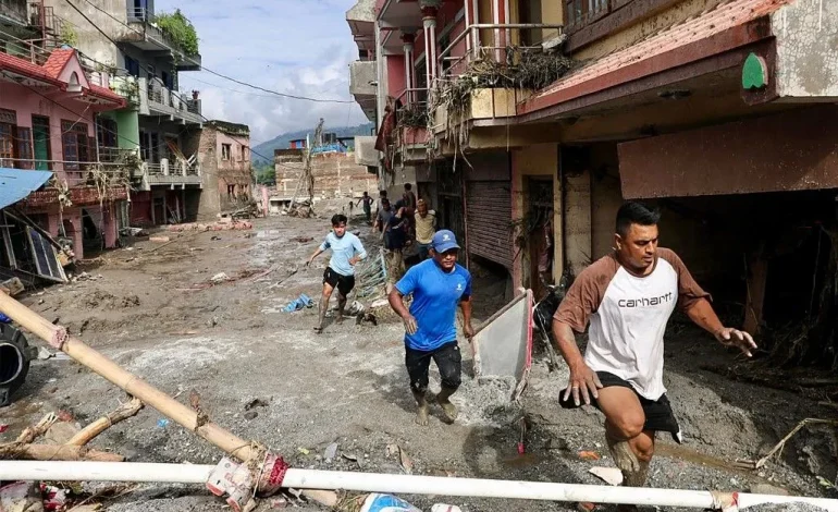 Inondations dévastatrices au Népal et au Tibet