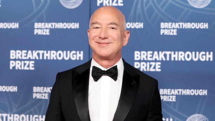 Jeff Bezos investit dans le club de football Liverpool