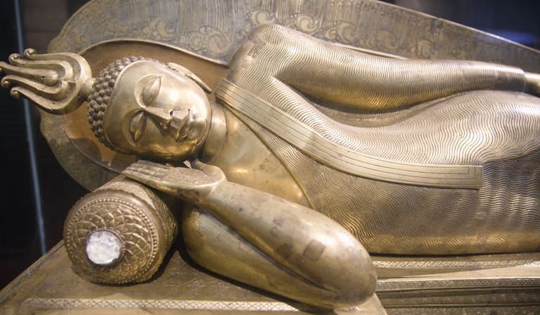 Découverte de statues de Bouddha au Sri Lanka