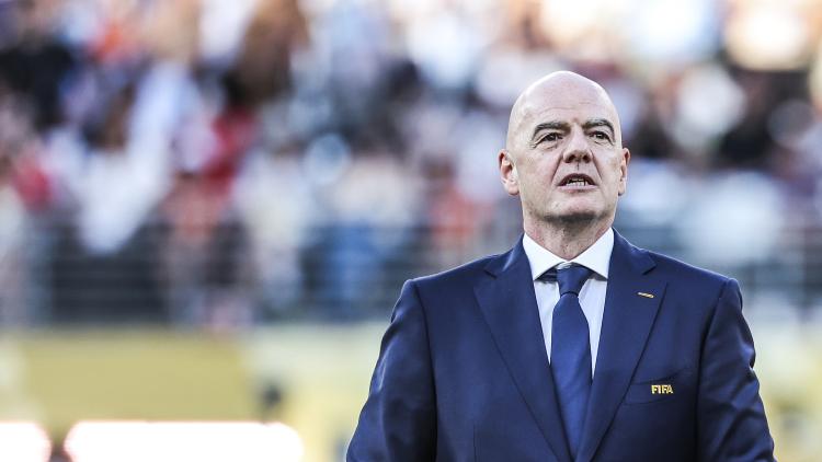 Les supporters réclament le départ de Gianni Infantino
