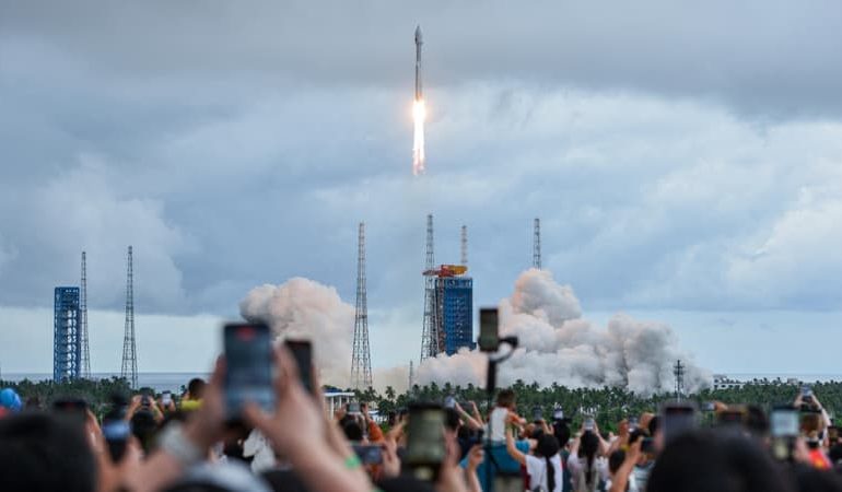 La Chine reporte le lancement d&rsquo;une mission lunaire cruciale
