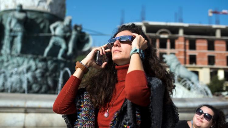 Observation de l&rsquo;éclipse à Paris : cinq lieux incontournables