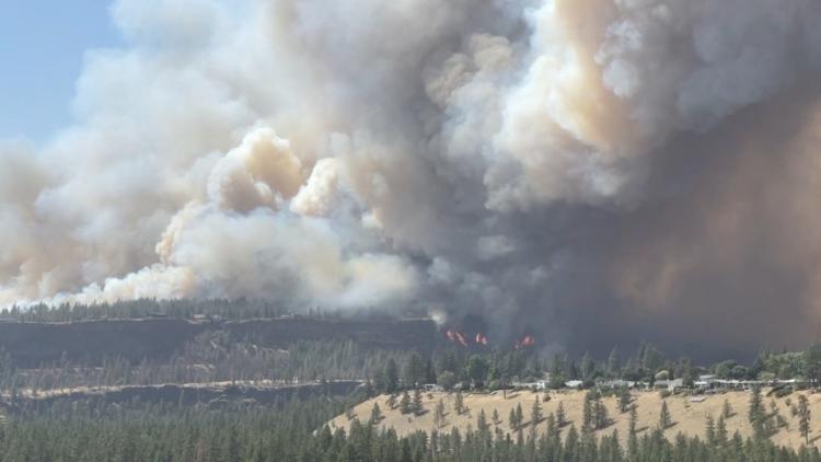 Un violent incendie force des milliers d’évacuations à Spokane