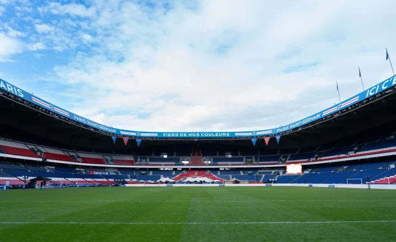Entraînements perturbés : La canicule impacte les terrains de football à Laval