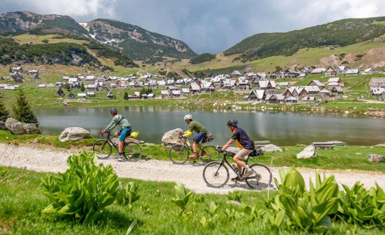 Voyager à Vélo dans les Balkans et Redécouvrir du Temps Libre