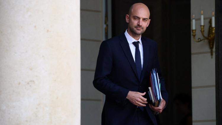 La France expulse deux diplomates iraniens : un geste de représailles
