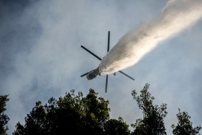 Les incendies en Grèce : un défi colossal pour les secours