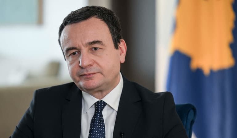 Tensions au Parlement du Kosovo: Œufs lancés sur Albin Kurti
