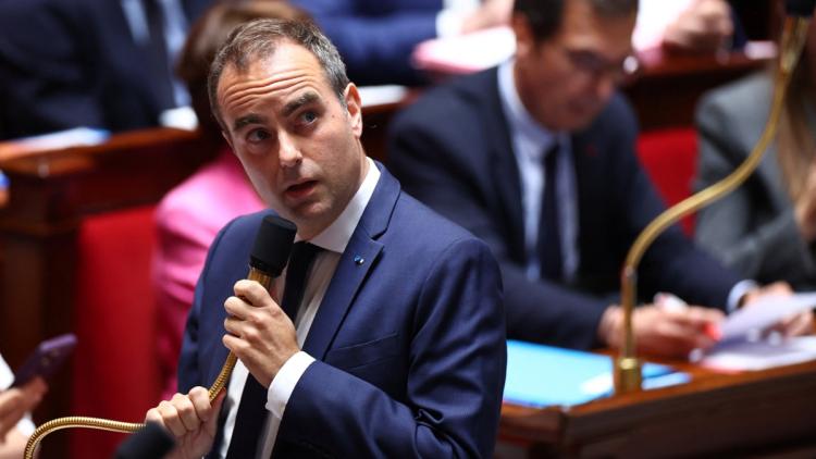 La visite controversée de Sébastien Lecornu en Gironde après l&rsquo;incendie