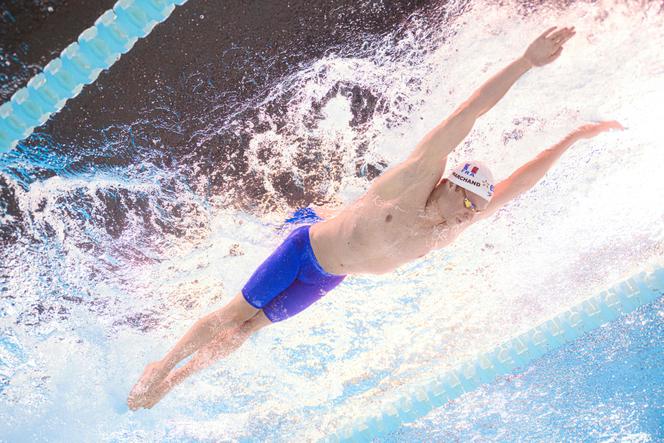 Léon Marchand triomphe au 200 m papillon