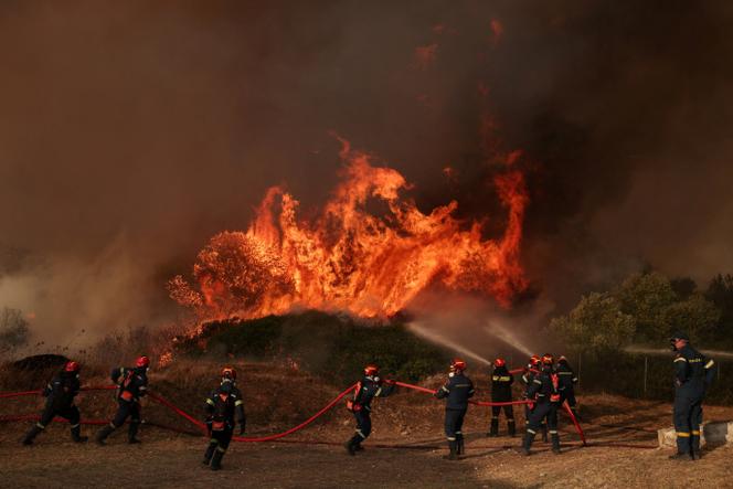 Incendies en Grèce : critiques sur la gestion et l&rsquo;intensification des catastrophes naturelles