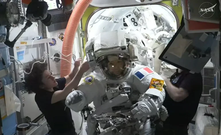 Théorie et pratique des sorties extravéhiculaires dans l&rsquo;espace