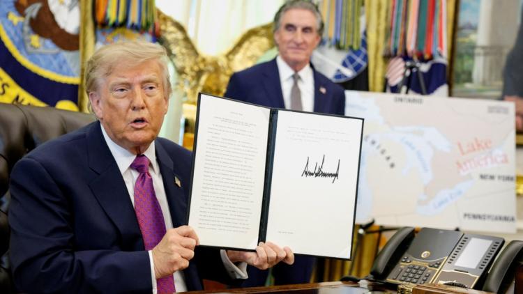 Trump renomme le lac Ontario en «lac d&rsquo;Amérique»