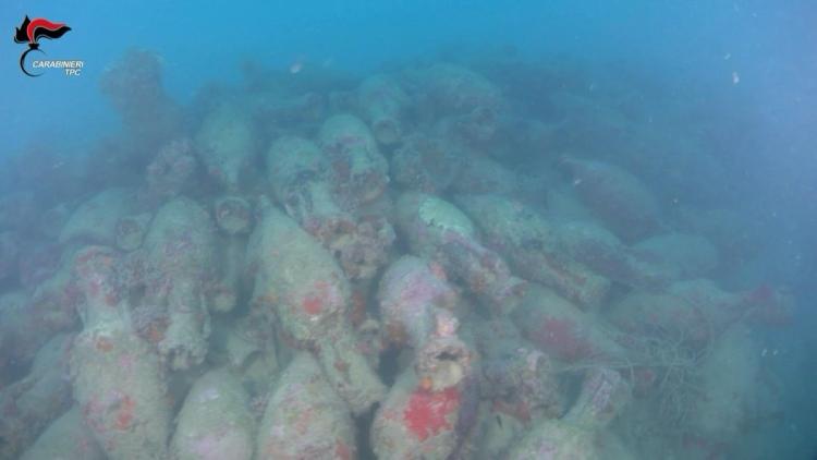 Une épave romaine remplie d&rsquo;amphores découverte en Sicile