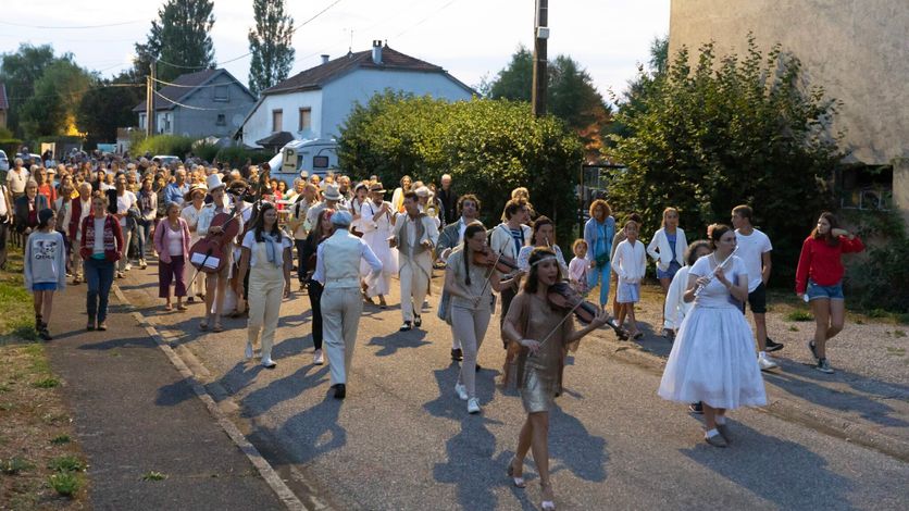 Opéra en déambulation revisite Carmen en Haute-Saône