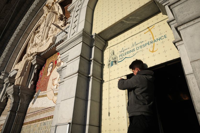 Les mosaïques de Marko Rupnik à Lourdes seront recouvertes