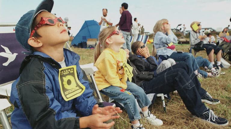 L&rsquo;Éclipse Solaire Totale du 11 Août 1999: Un Phénomène Mémorable