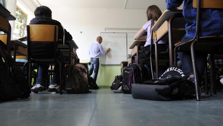 Les enseignants en France : salaires en hausse amid mécontentement syndical