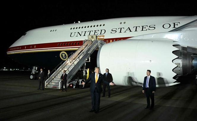 Changement d&rsquo;avion secret pour Donald Trump après le sommet de l’OTAN