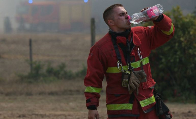 Le mégafeu de Gironde : une lutte acharnée pour contenir l&rsquo;incendie