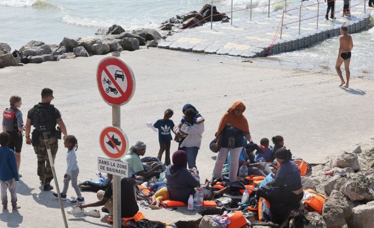 Drame en Manche : Trois migrants périssent dans un naufrage près de Calais