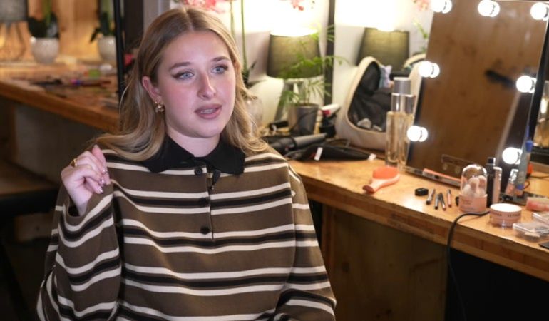 La chanteuse Helena bloquée à Bangkok en raison d&rsquo;inondations