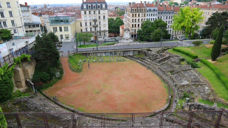 Découvertes archéologiques à la Croix-Rousse : un voyage dans le passé de Lyon