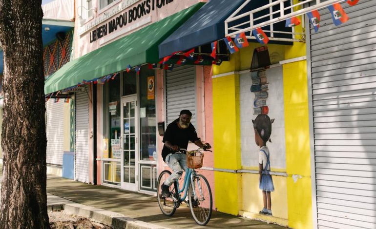 L&rsquo;expulsion des Haïtiens aux États-Unis : un reportage sur Little Haïti à Miami