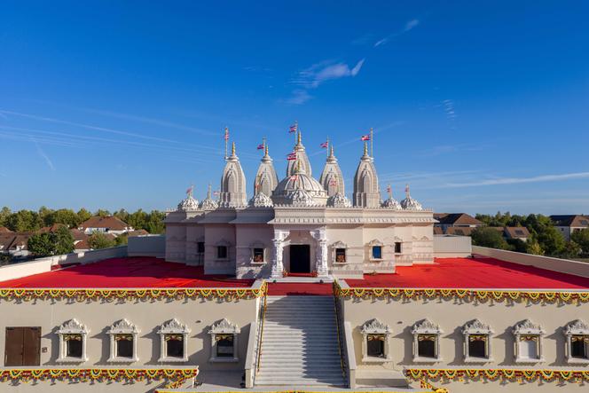 Inauguration d&rsquo;un temple hindou en France perturbée par une polémique