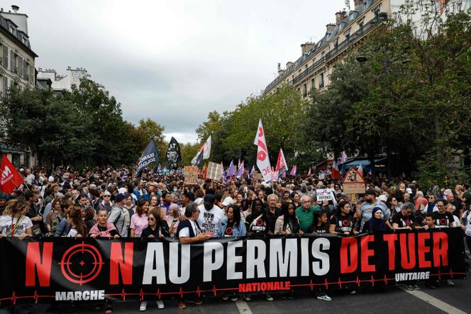 Manifestations contre la présomption d&rsquo;usage légitime des armes par les forces de l&rsquo;ordre