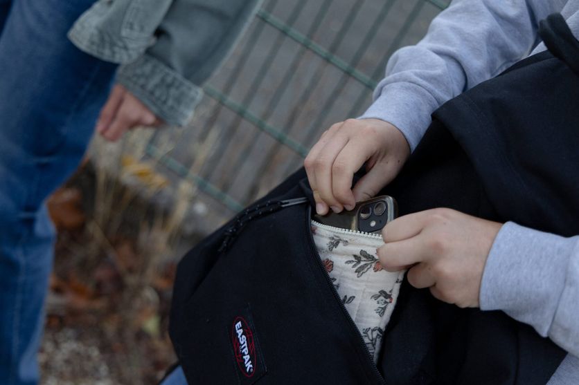 Une rentrée sans téléphone au lycée : réactions des élèves