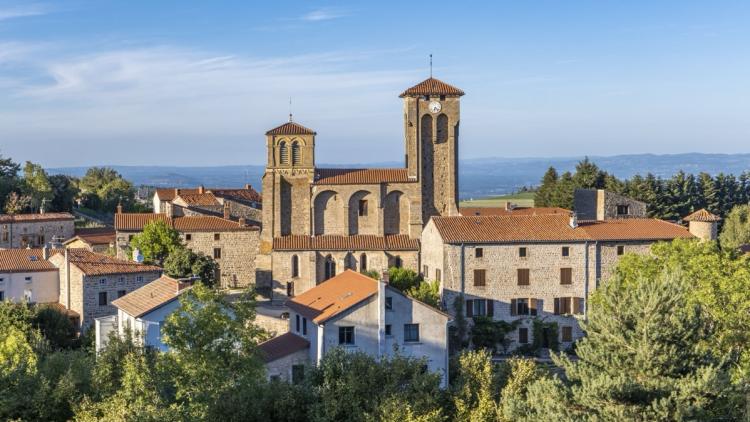 Deux villages français honorés par le label «Plus beaux villages de France»