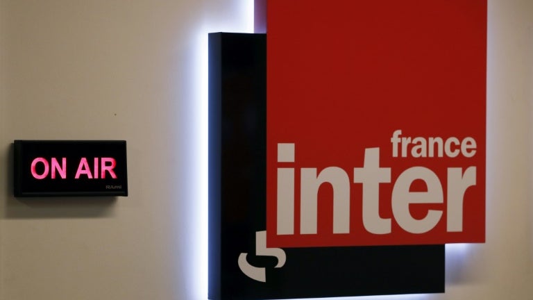 Le personnel de Radio France en grève contre une chronique controversée