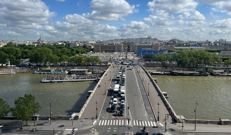 Accident tragique impliquant une cycliste à Paris