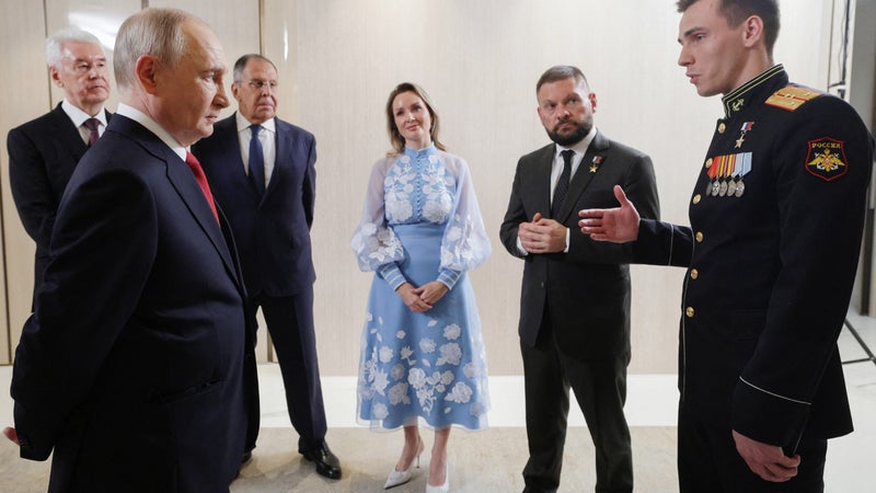 Vladimir Poutine et la militarisation de l&rsquo;élite russe