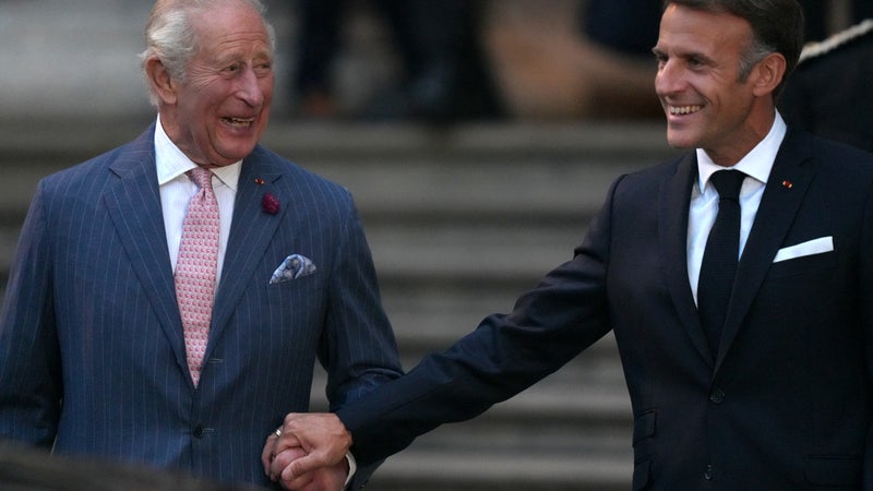 Charles III et Macron célèbrent les liens franco-britanniques
