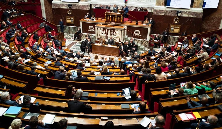 La dissolution du gouvernement lors de l&rsquo;examen budgétaire exclue