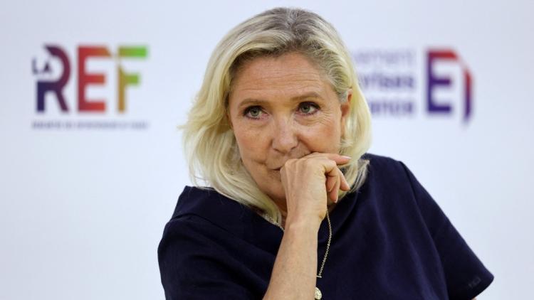 Marine Le Pen lance sa campagne présidentielle à Hénin-Beaumont