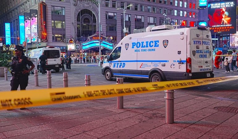 Attaque au couteau à Times Square : Une tragédie et une intervention rapide de la police