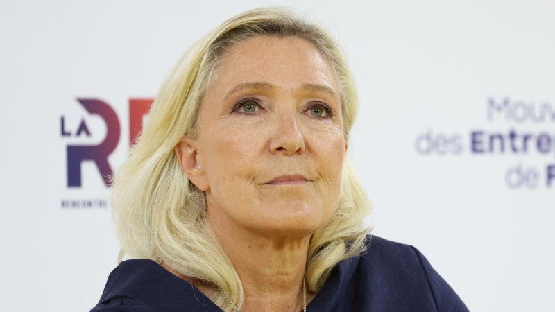 Marine Le Pen largement en tête des intentions de vote