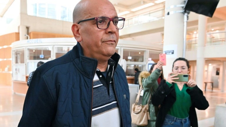 Un rapporteur public demande l&rsquo;annulation de l&rsquo;expulsion de l&rsquo;influenceur algérien Doualemn