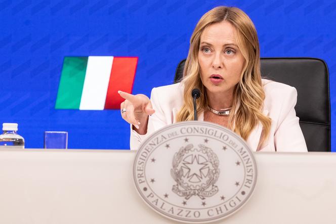 Italie : Giorgia Meloni propose l&rsquo;interdiction de la burqa et du niqab à l&rsquo;école