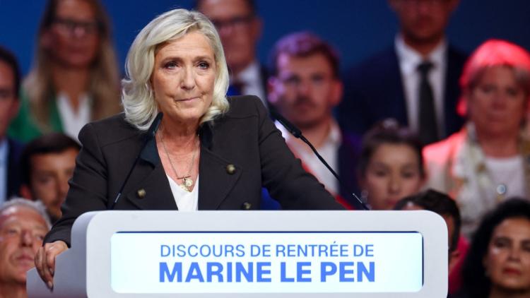 Marine Le Pen envisage l&rsquo;abrogation de la loi SRU