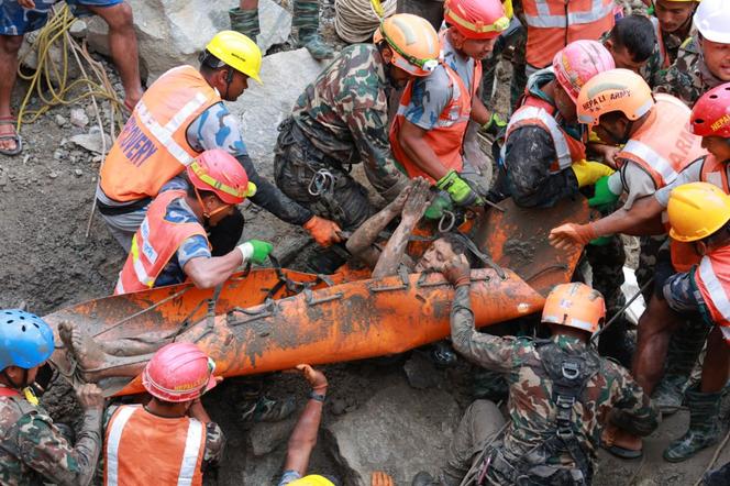 Inondations au Népal et au Tibet : Situation critique et efforts de sauvetage