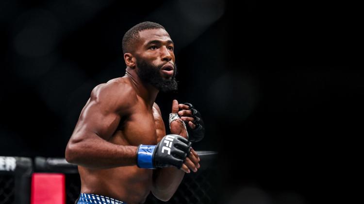 Salahdine Parnasse fait une entrée remarquée à l&rsquo;UFC Paris