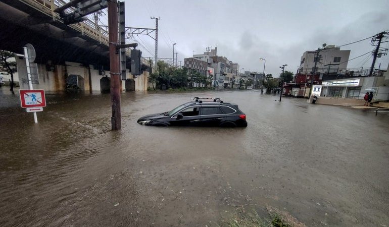 Le Japon se prépare à l&rsquo;arrivée du typhon Dujuan