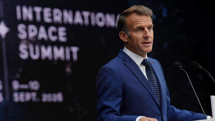 Macron: Renforcer la position spatiale de l&rsquo;Europe