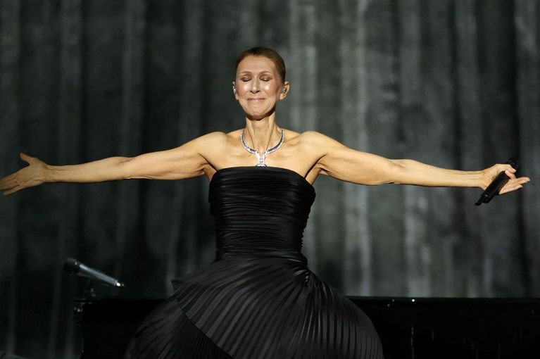 Céline Dion émeut son public lors de son retour sur scène à Paris